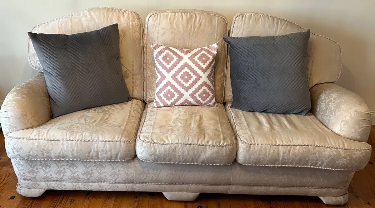 3 piece Suite of furniture - Image 1