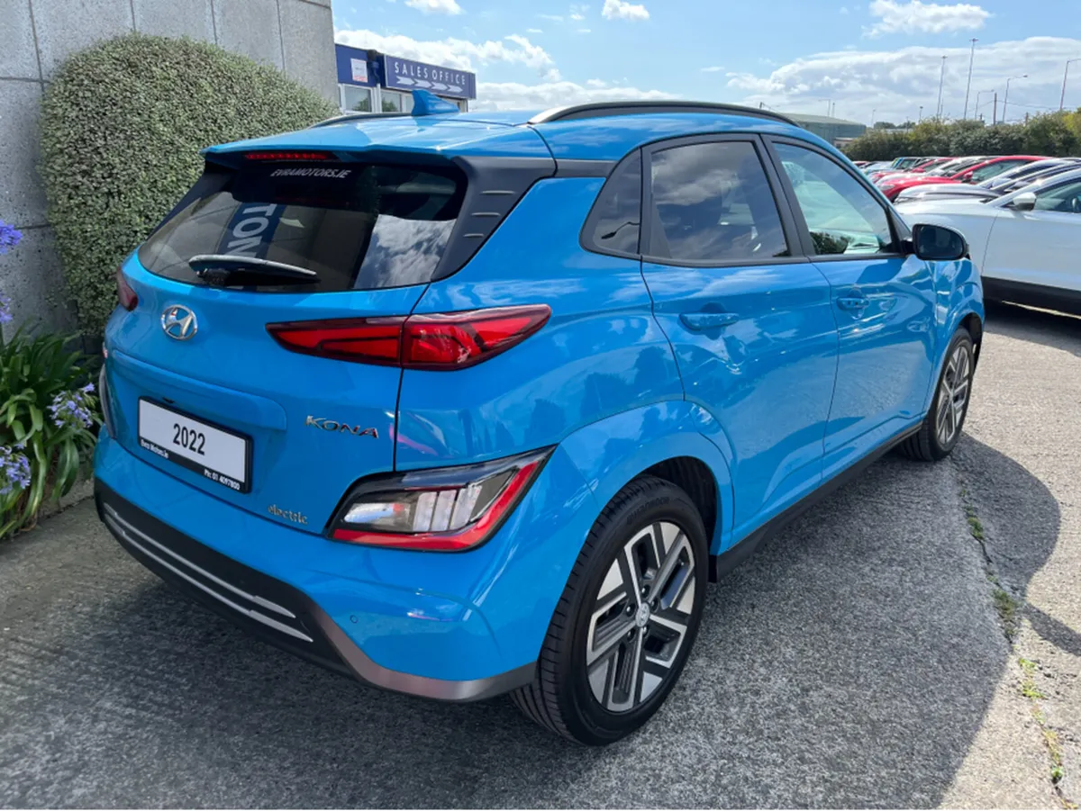Hyundai KONA PREMIUM EV 64KWH - Image 4