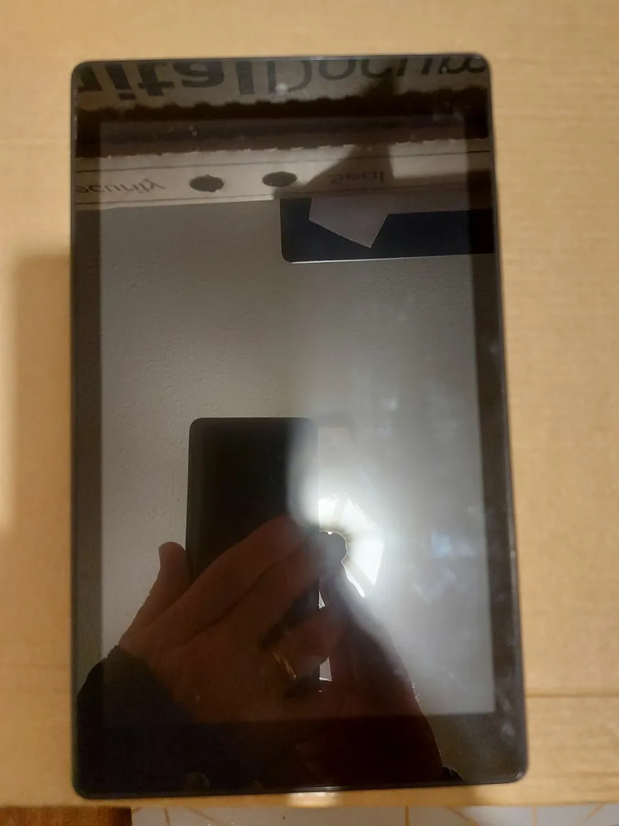 Amazon Fire HD 8 (8th Gen) 16GB Excellent conditio - Image 4