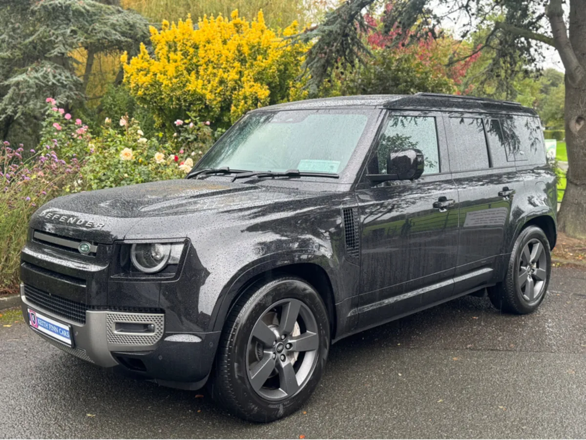 Land Rover Defender X-DYNAMIC HSE P400e - Image 1