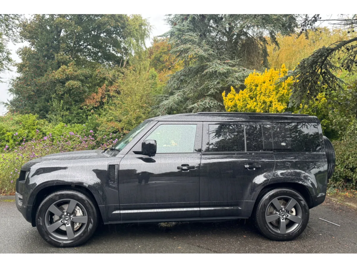 Land Rover Defender X-DYNAMIC HSE P400e - Image 4