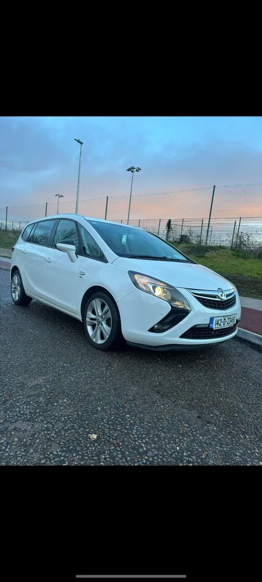 142 OPEL SAFIRA ( 7 SEATER ) £4600 - Image 1