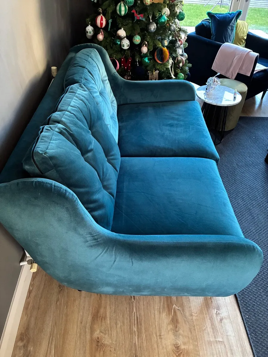 Teal Velvet 2-Seater Sofa – Excellent Condition - Image 1
