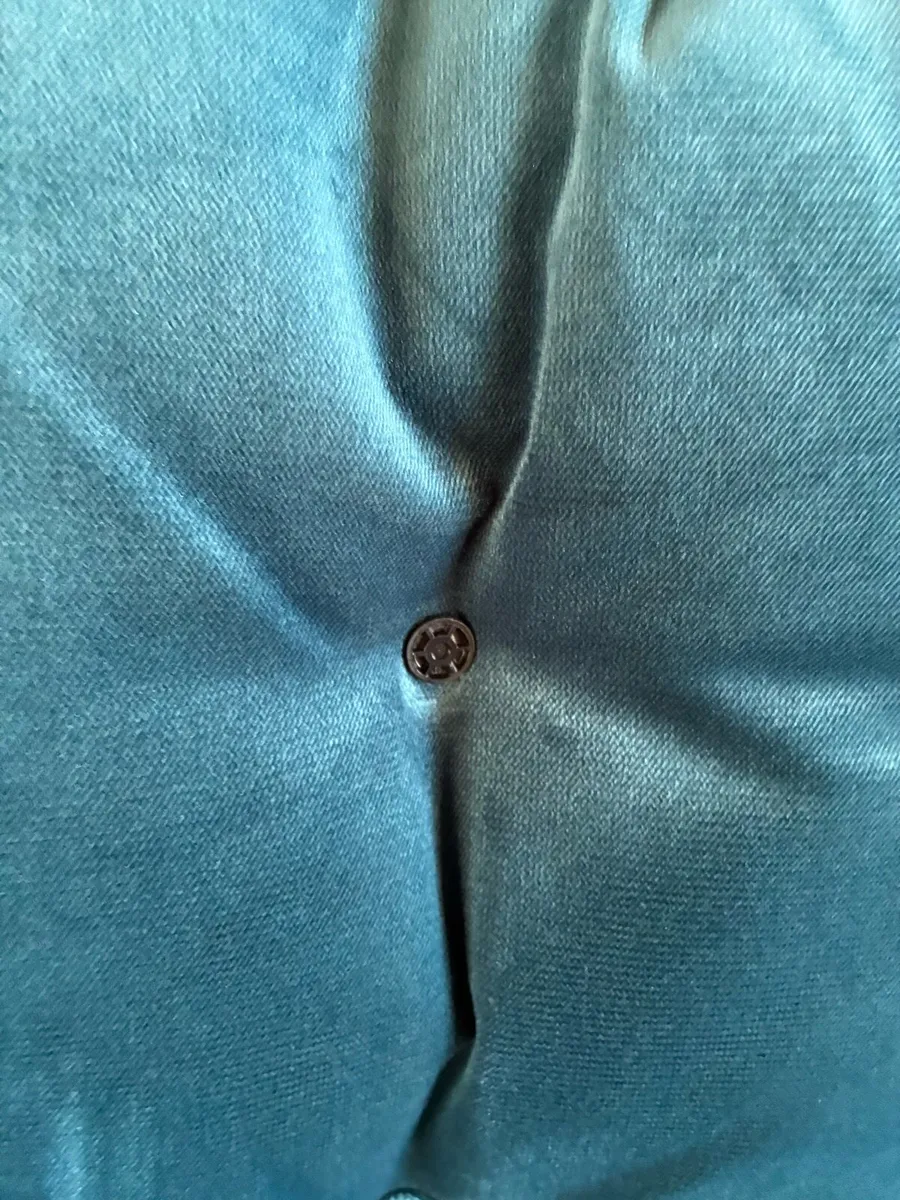 Teal Velvet 2-Seater Sofa – Excellent Condition - Image 4