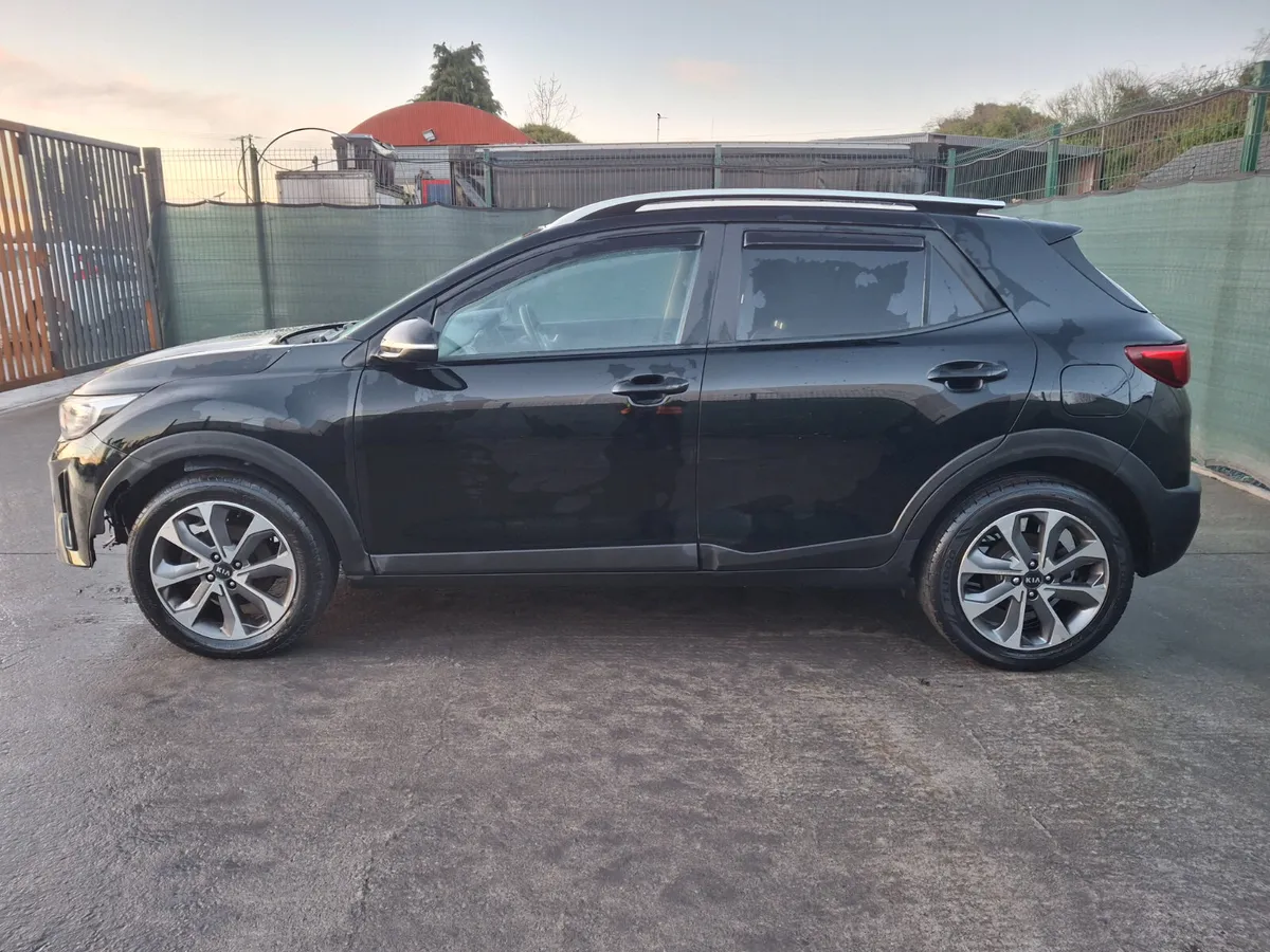 192 Kia Stonic  Light Damage - Image 2