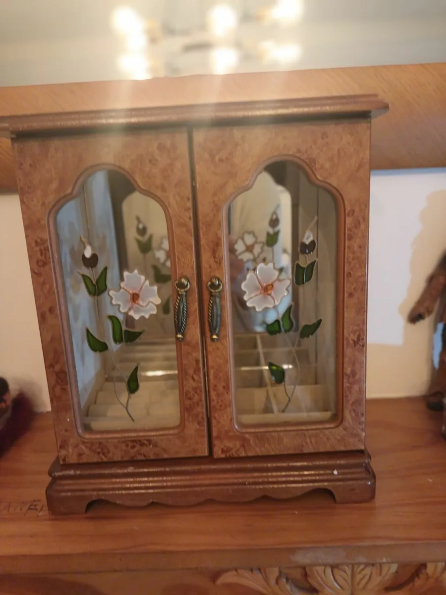 Jewellery cabinet - Image 1