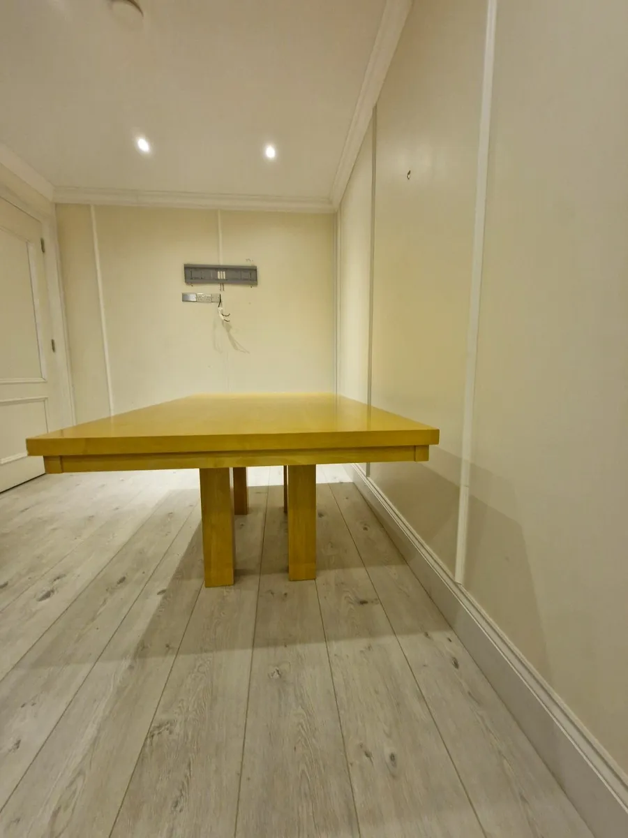 Kitchen table - Image 2