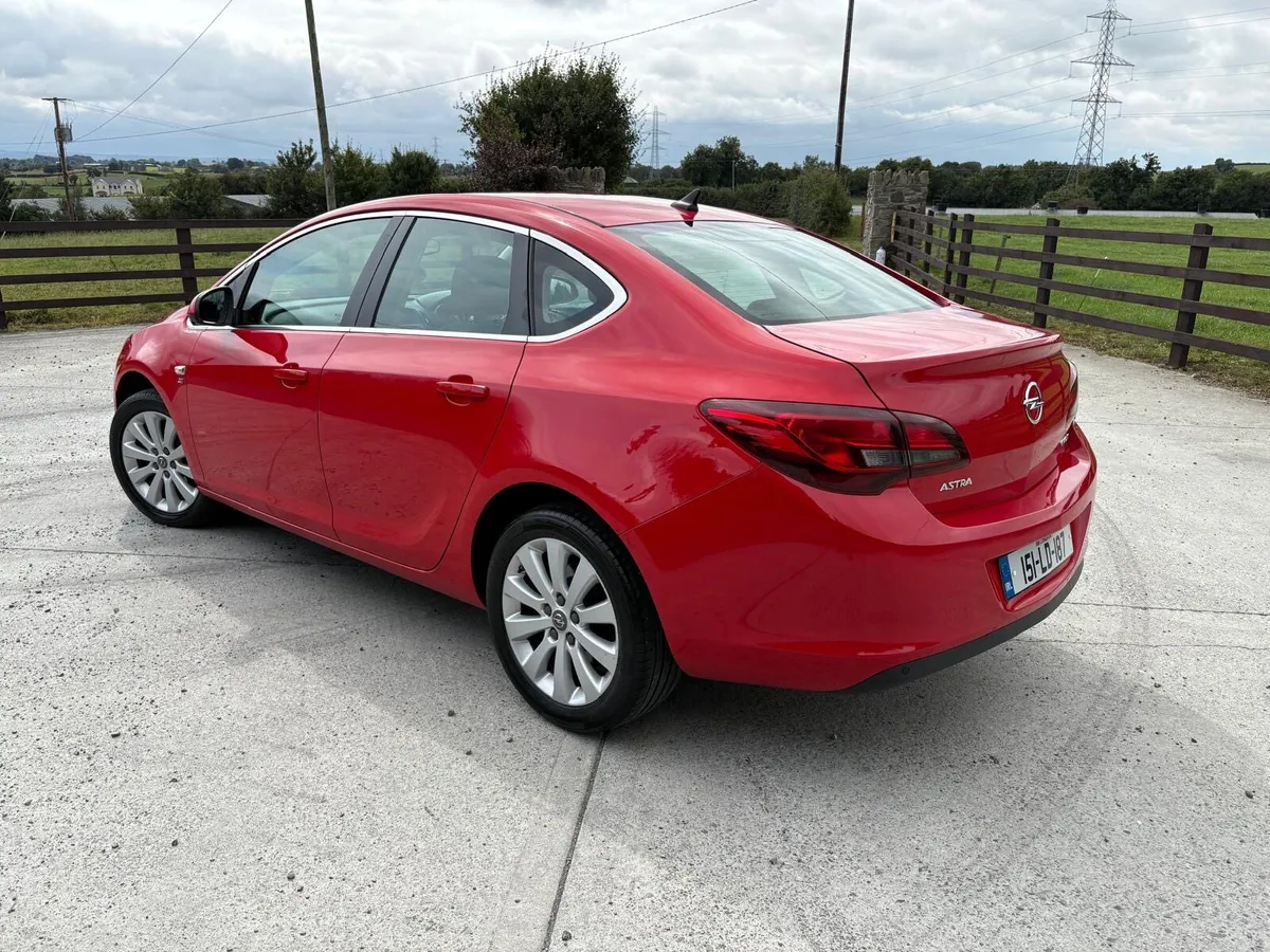 Opel Astra 1.6CDTI HIGH SPEC *CHEAP*MINT* - Image 4