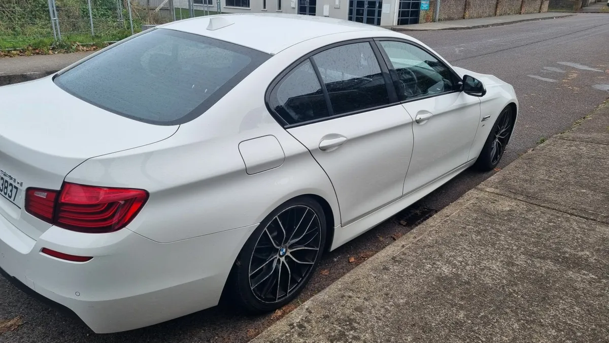BMW 5-Series 2014 - Image 2