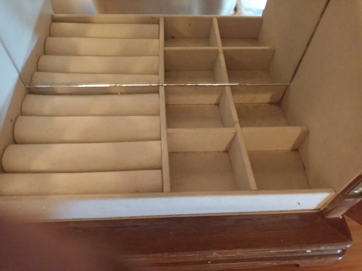 Jewellery cabinet - Image 2