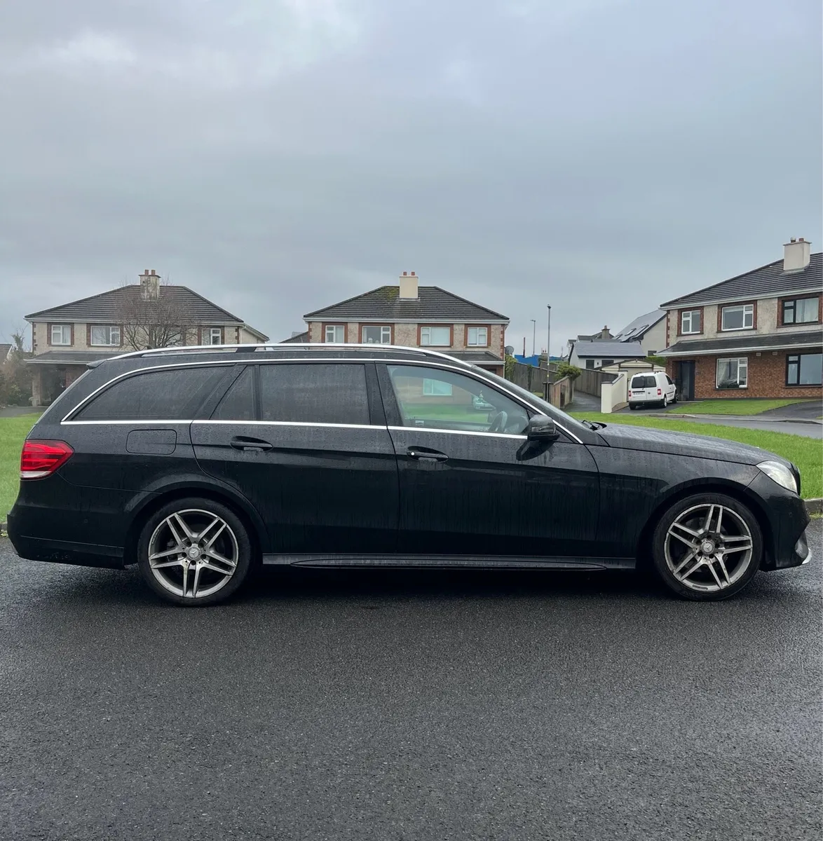 Mercedes Benz E300 AMG - Image 2