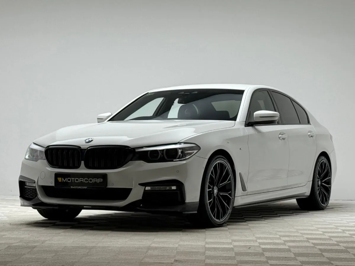 BMW 5-Series 520i M SPORT - Image 3