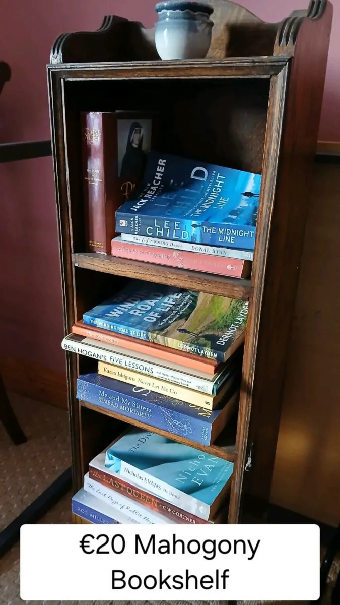 Small Mahogany Book Shelf