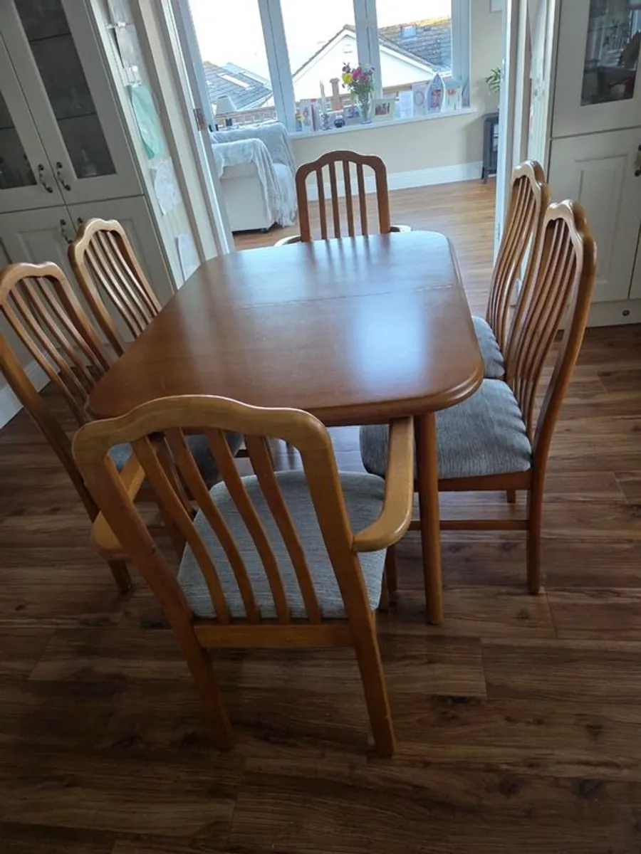 Dining table - Image 2