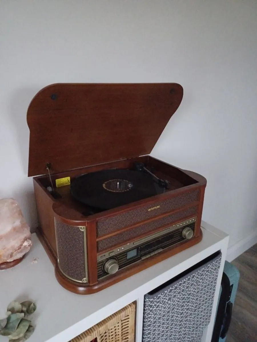 Retro Record Player Radio - Image 4