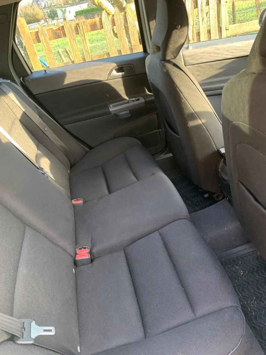 Volvo V50 2011 - Image 4