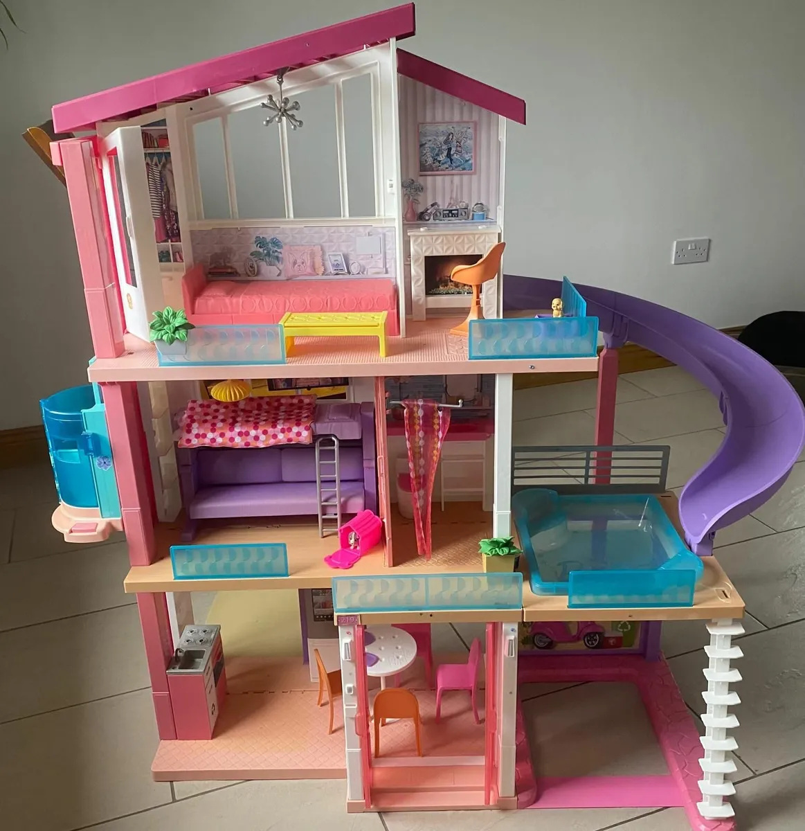 Barbie dolls - Image 1