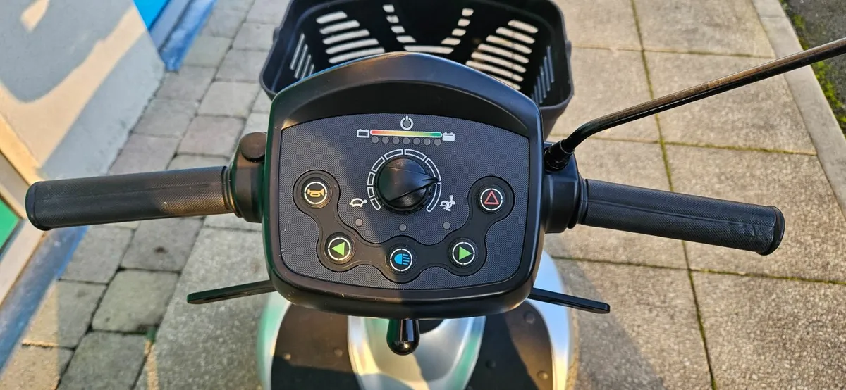 Mobility Scooter Invacare Leo - Image 4