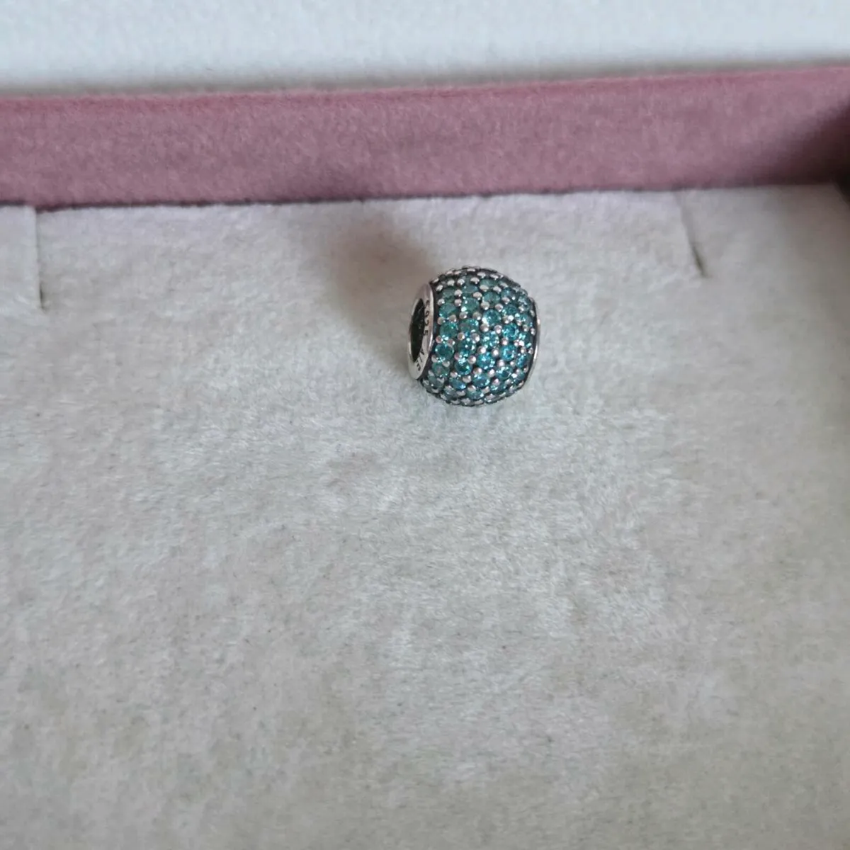 Pandora charm  stones sparkling green - Image 1