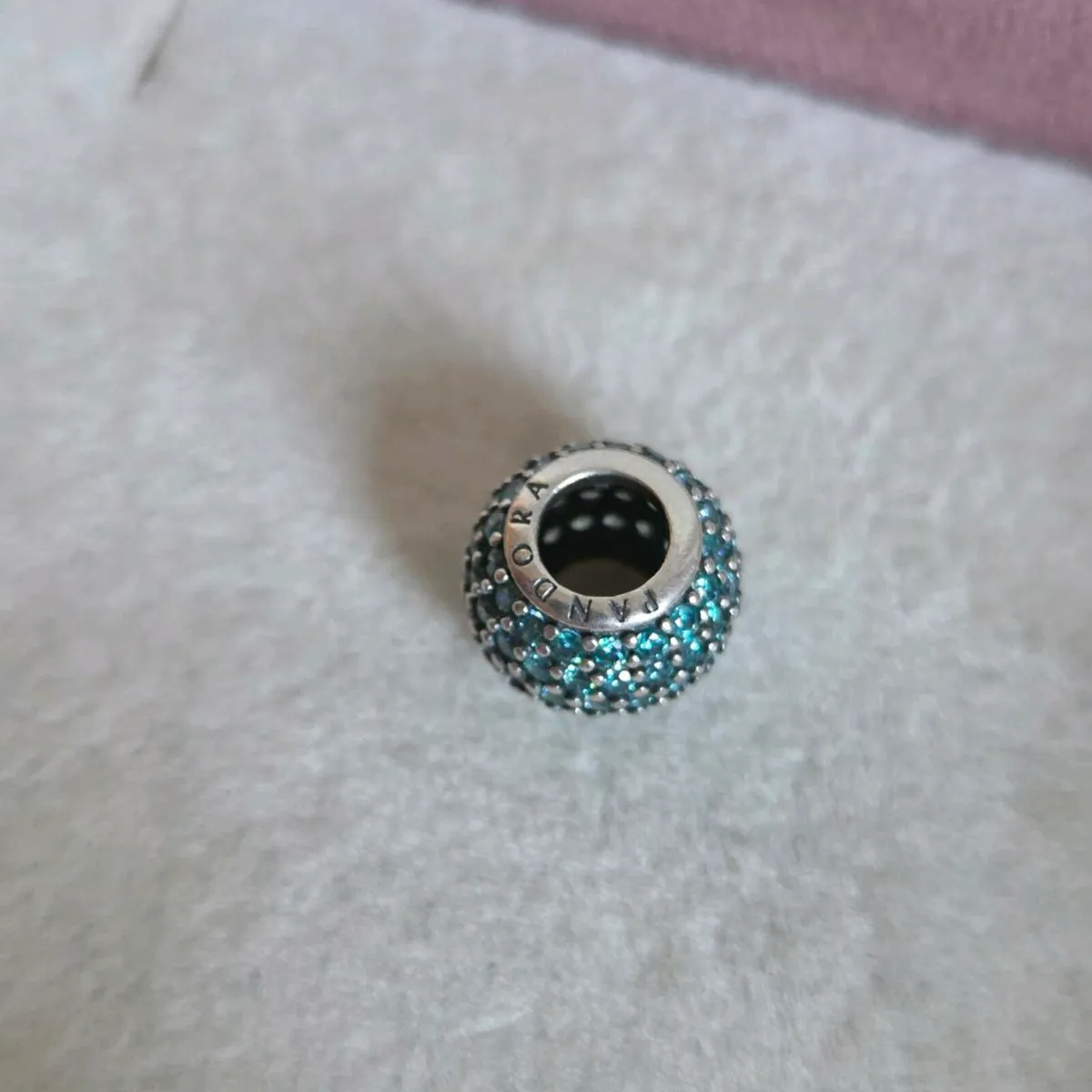 Pandora charm  stones sparkling green - Image 4