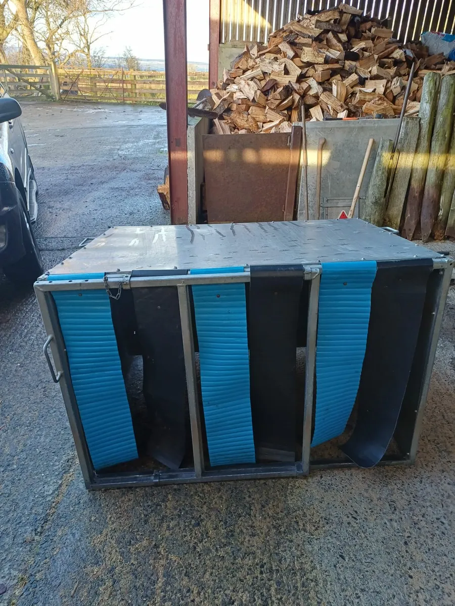 Sheep feeder - Image 4