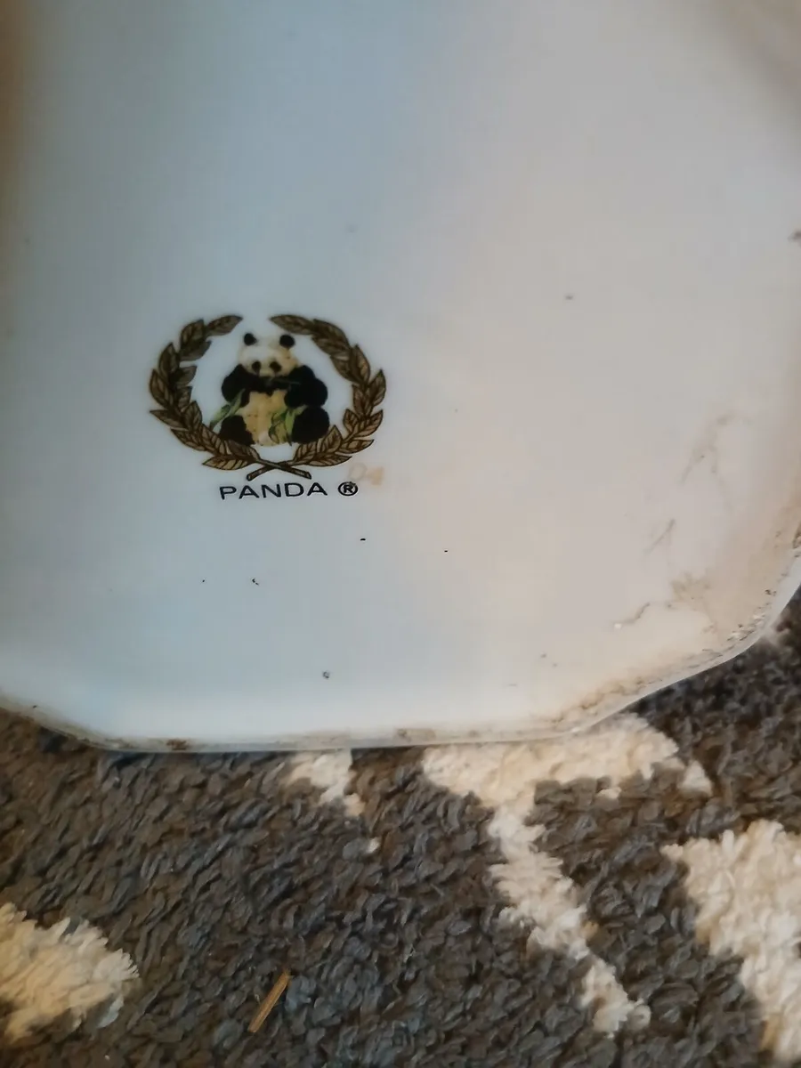 Pair of Large Vintage Chinese Trophy Urns - Image 4