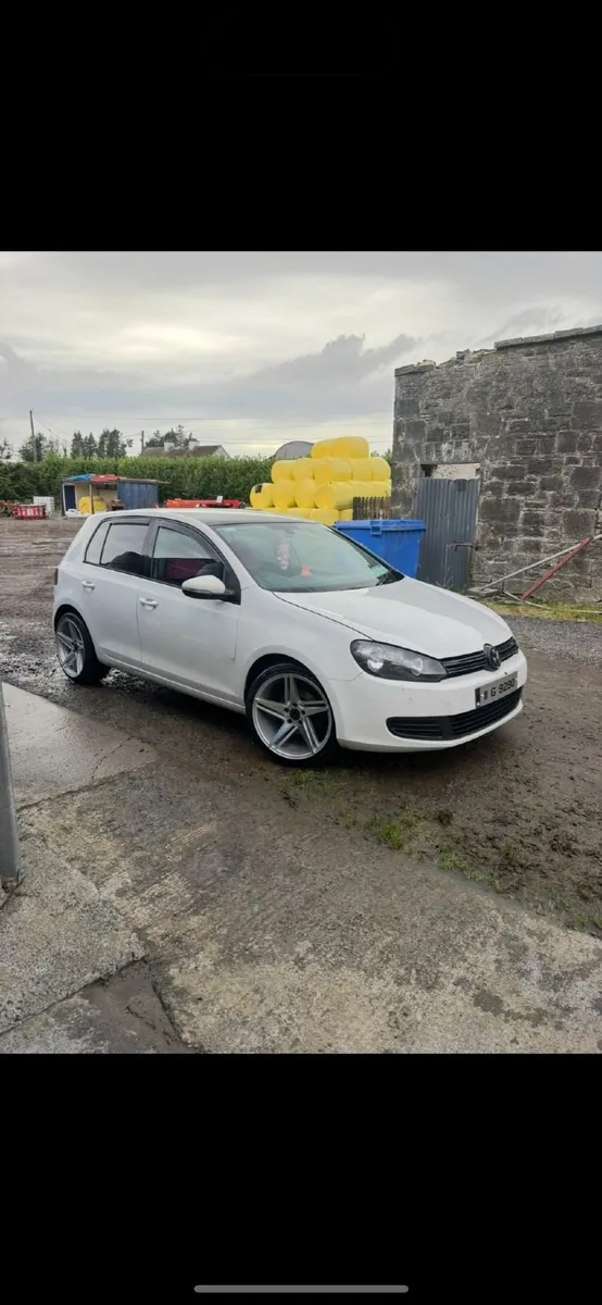 Volkswagen Golf 2011 - Image 2