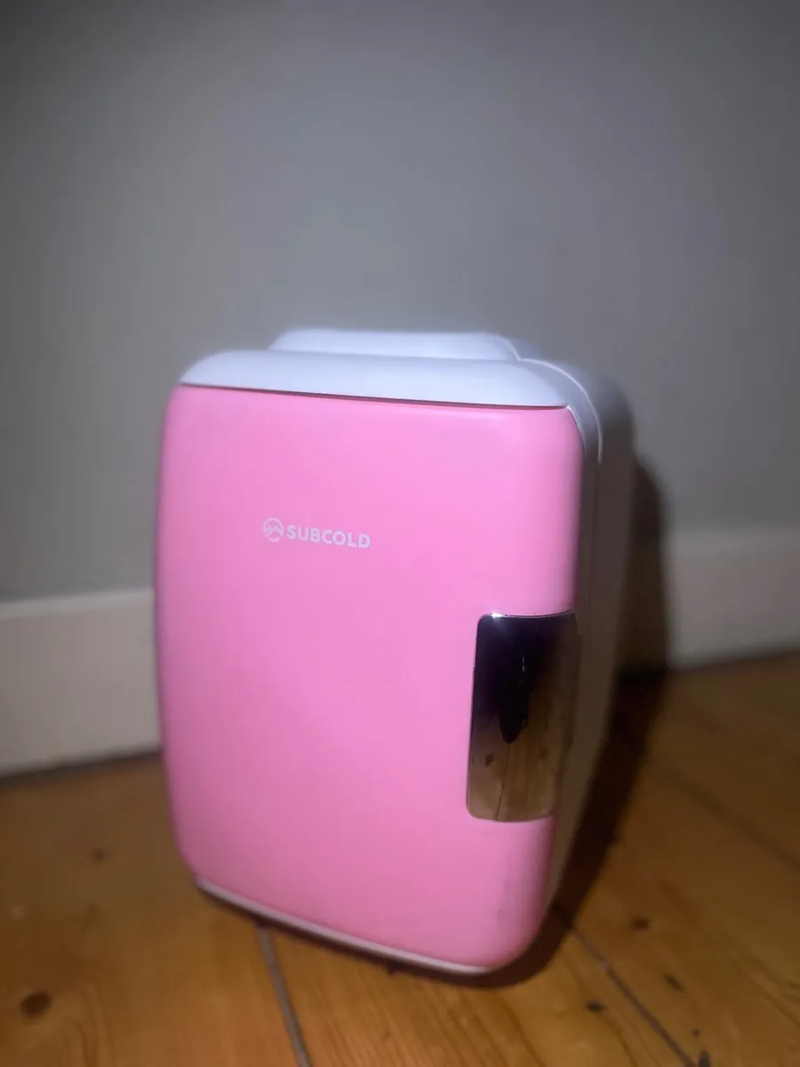 Mini-Fridge - Image 1