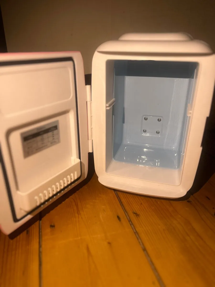 Mini-Fridge - Image 2