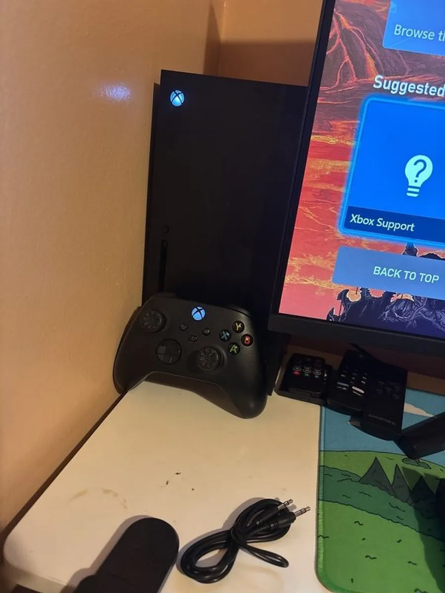 xbox series x 1tb with controller - Image 1