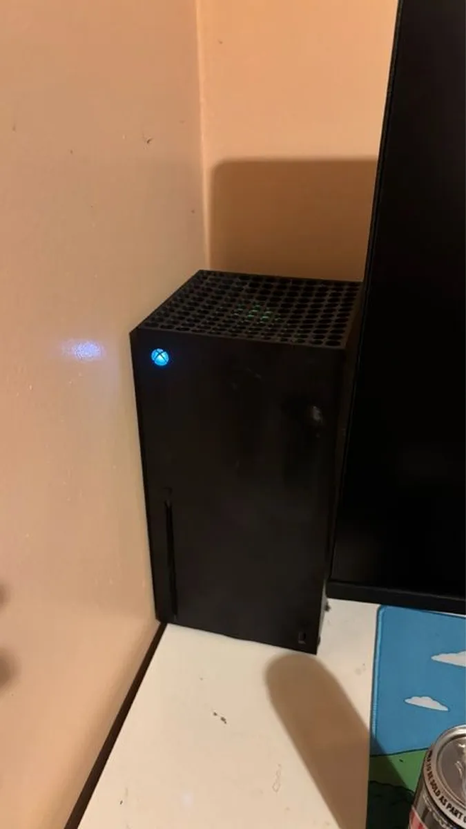 xbox series x 1tb with controller - Image 3