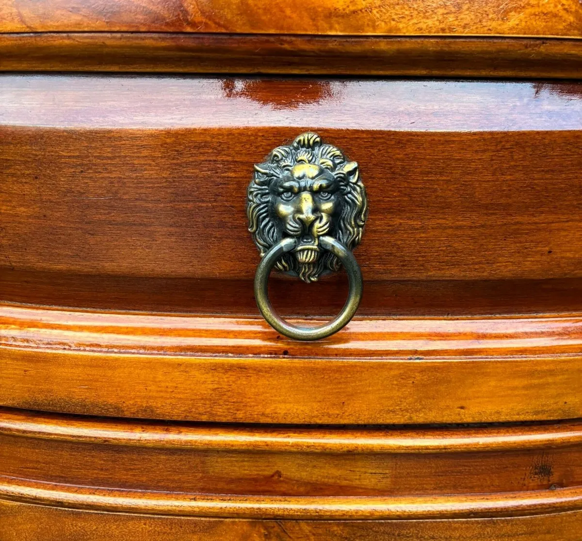 VINTAGE BOW FRONT CHEST OF DRAWERS - Image 4