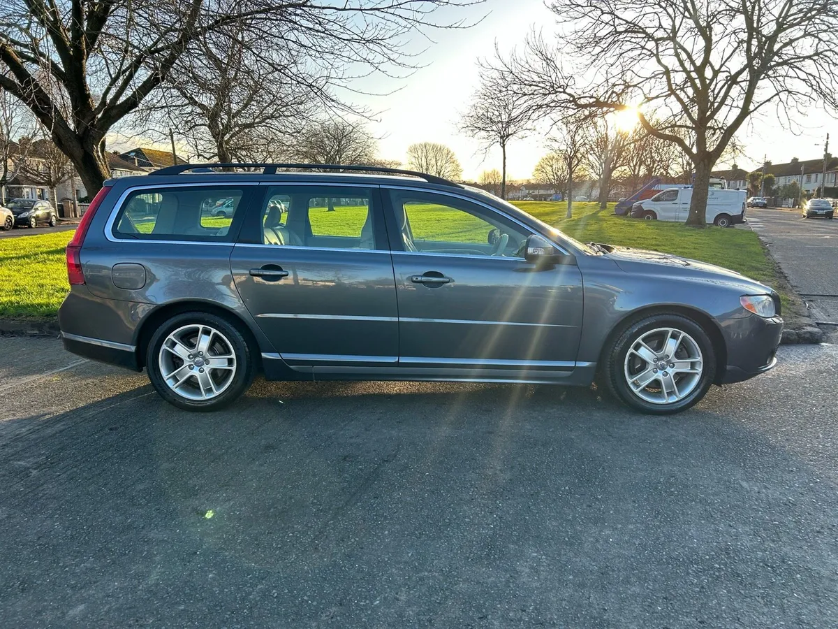 2010 Volvo V70 1.6D SE // New NCT // High Spec - Image 3