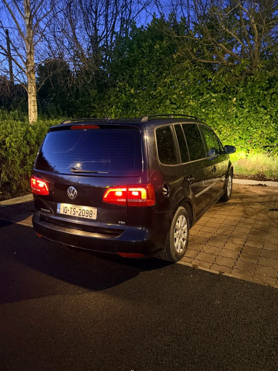 Volkswagen Touran 2010 - Image 4