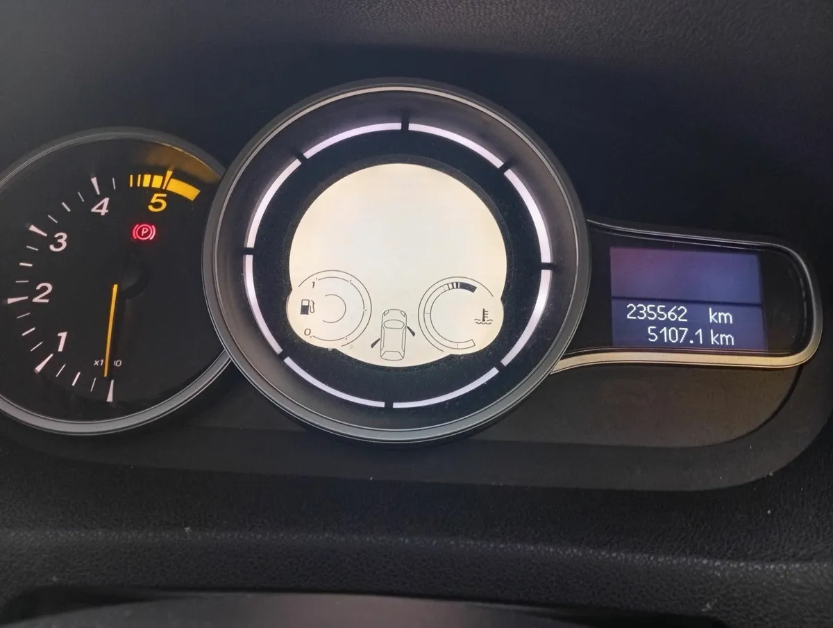 Renault Fluence 2012 - Image 1