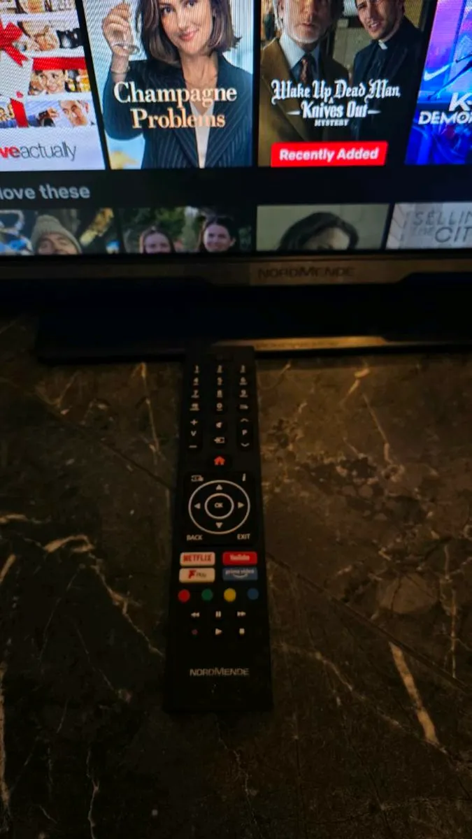Normende 32inch smart tv working perfect - Image 4