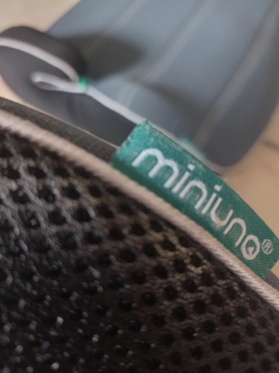 Miniuno Child's Booster Car Seat - Image 2
