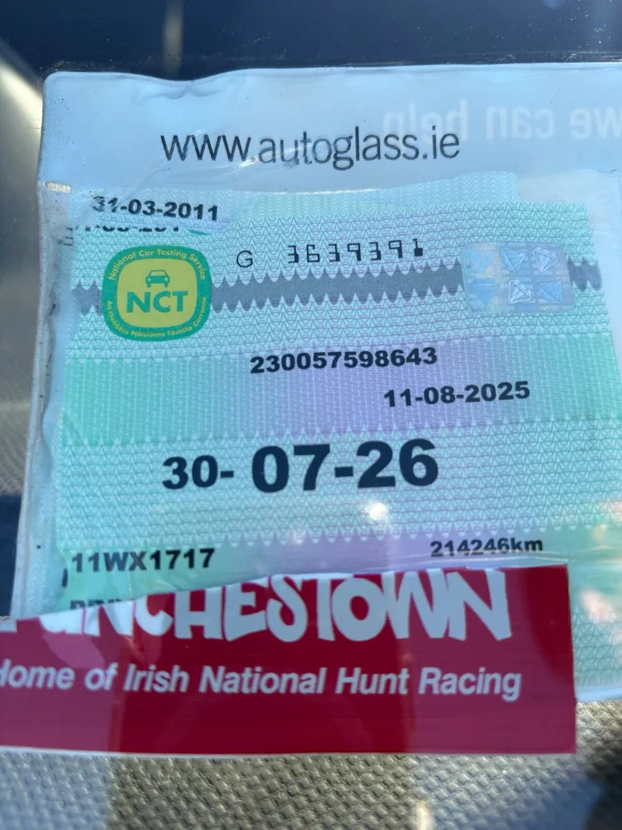 Toyota Yaris 2011 sport (1 lady owner from new) - Image 2