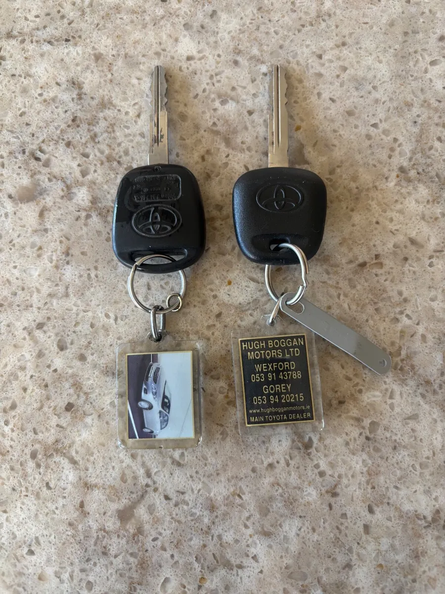 Toyota Yaris 2011 sport (1 lady owner from new) - Image 3