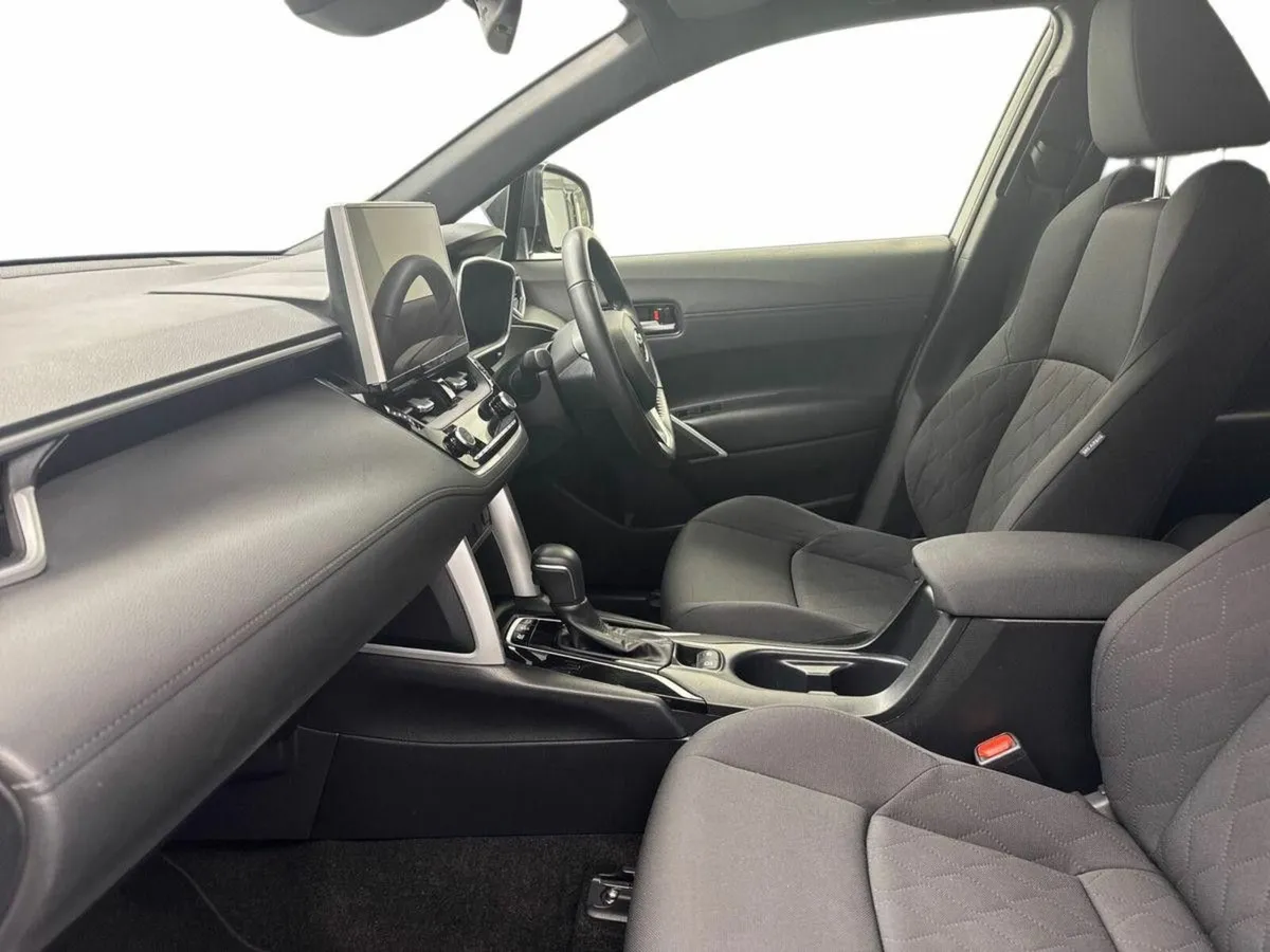 Toyota Corolla Cross 1.8HYBRID LUNA *JUST IN* €100 - Image 2