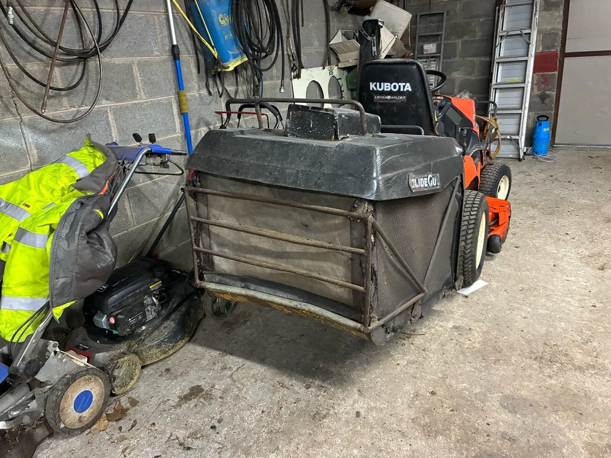 Kubota Ride on lawnmower - Image 2