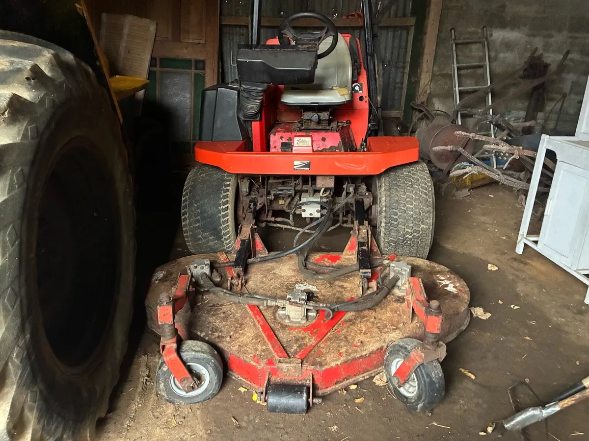 Kubota Ride on lawnmower - Image 4