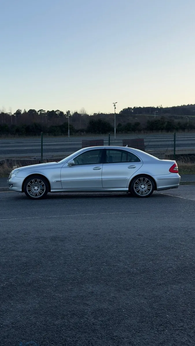 Mercedes E200 Elegance Sport - Image 2