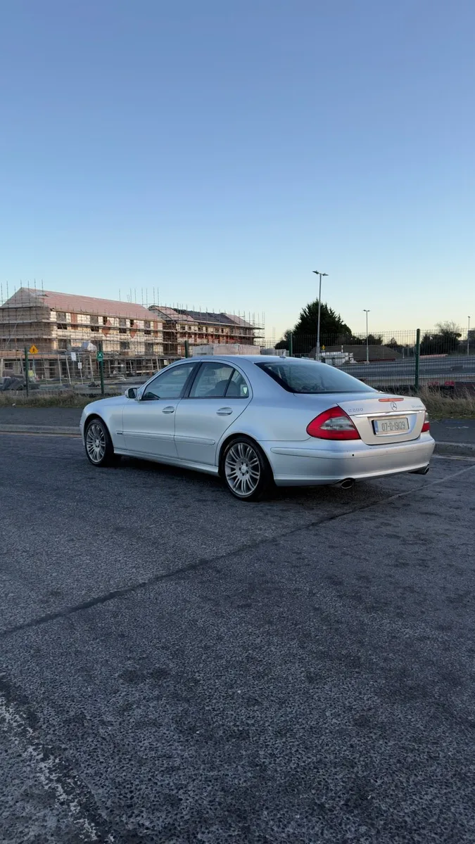 Mercedes E200 Elegance Sport - Image 4