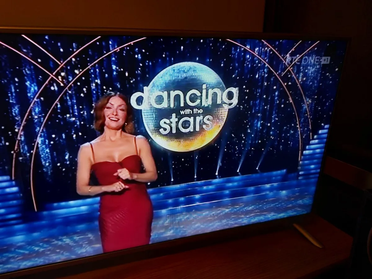 LG 42LF561V TV in excellent condition with remote - Image 1