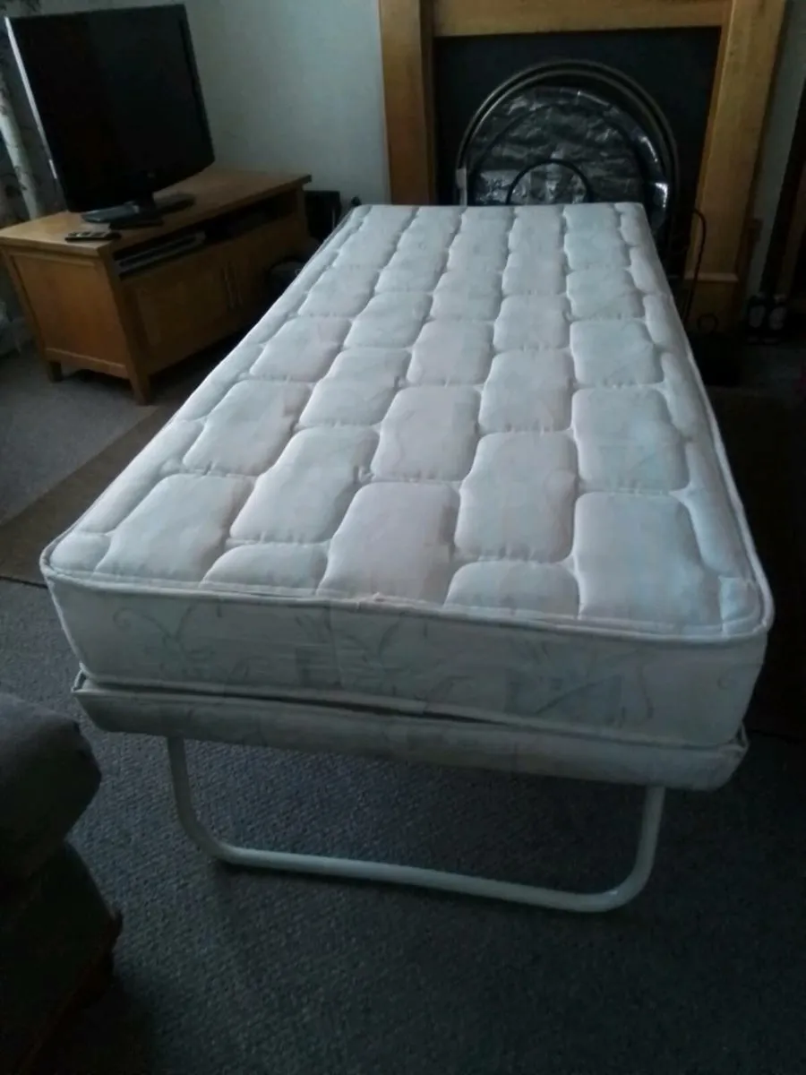 Single guest bed - Image 1