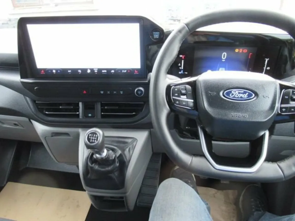 2.0 300 EcoBlue Limited Panel Van 5dr Diesel Manua - Image 4