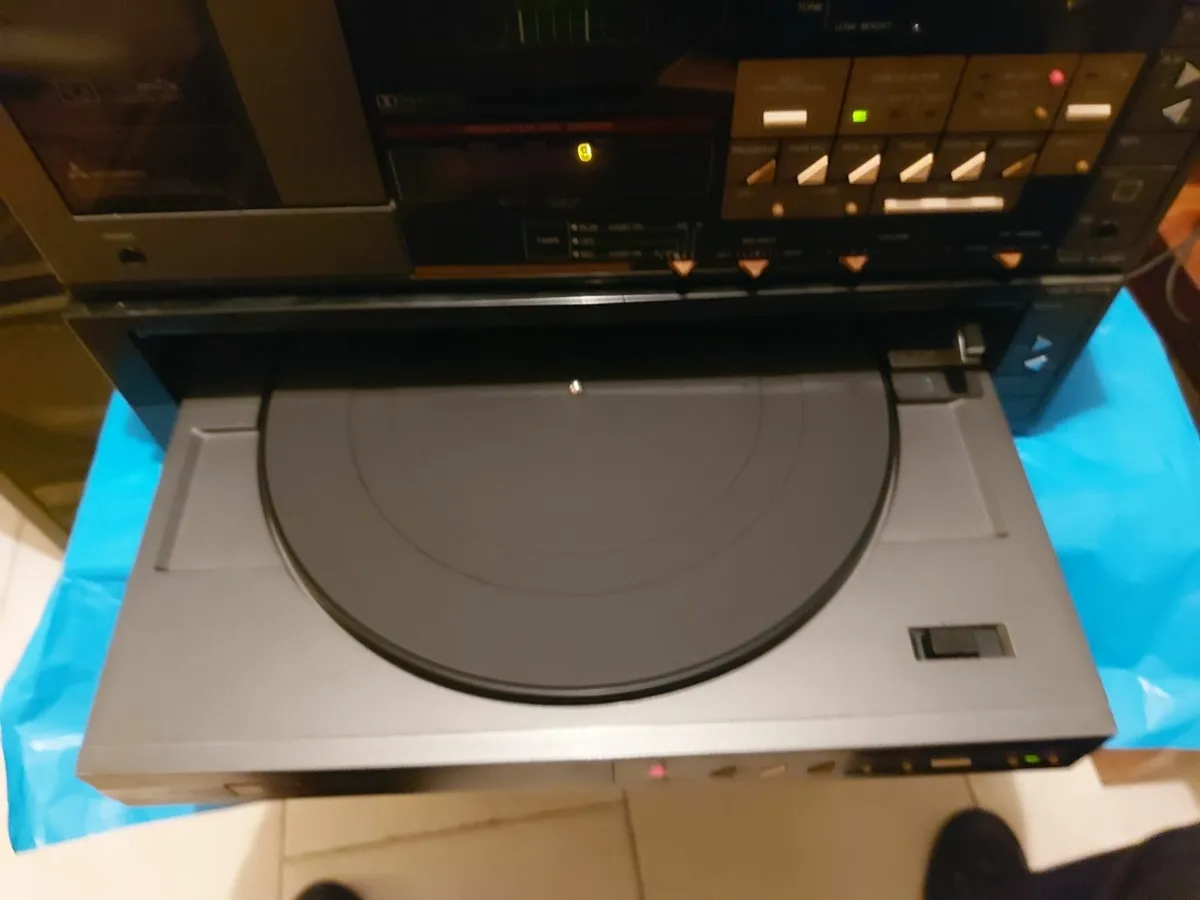 Mitsubishi Amplifier 7 Cassette Changer  Turntable - Image 3