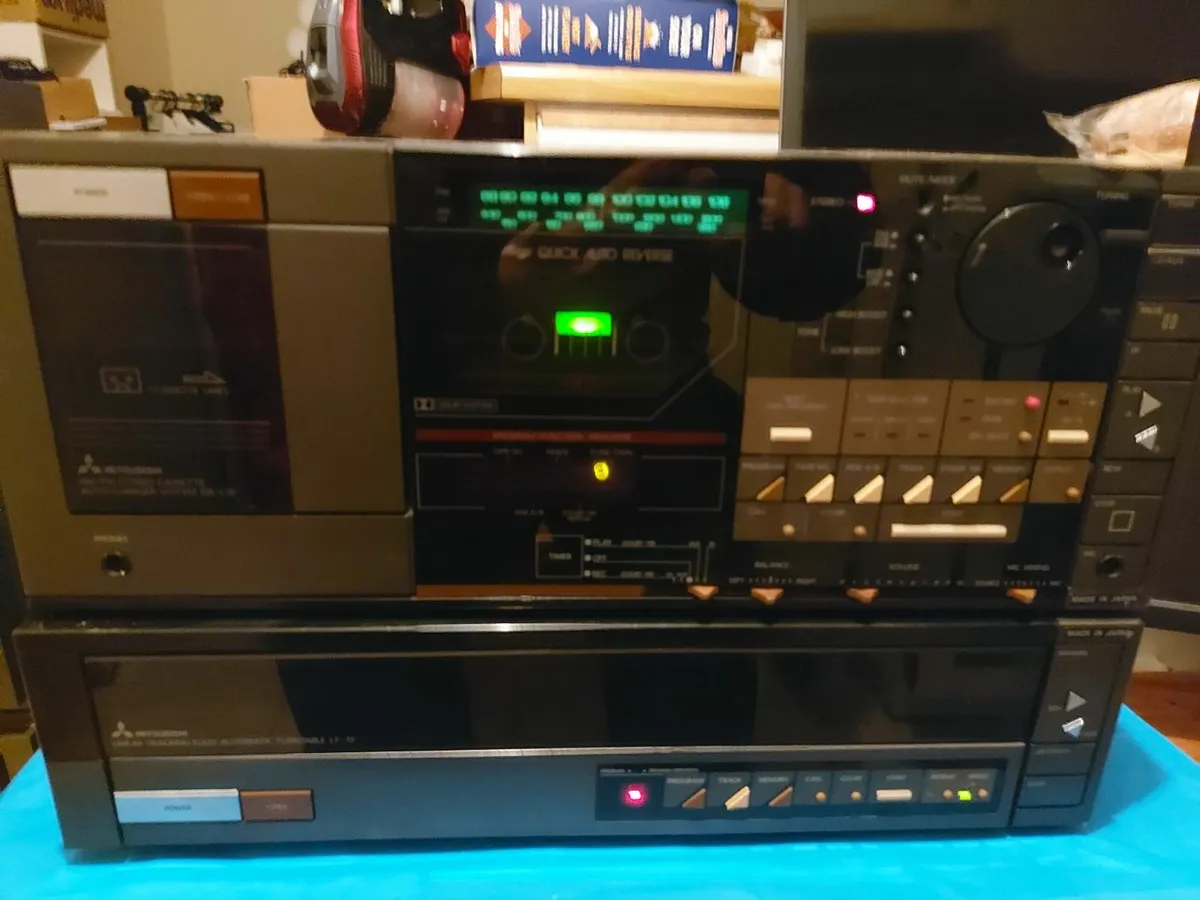 Mitsubishi Amplifier 7 Cassette Changer  Turntable - Image 2