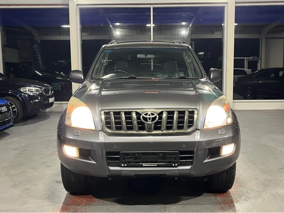 Toyota Land Cruiser INVINCIBLE A D-4D 2 Seat Comme - Image 2